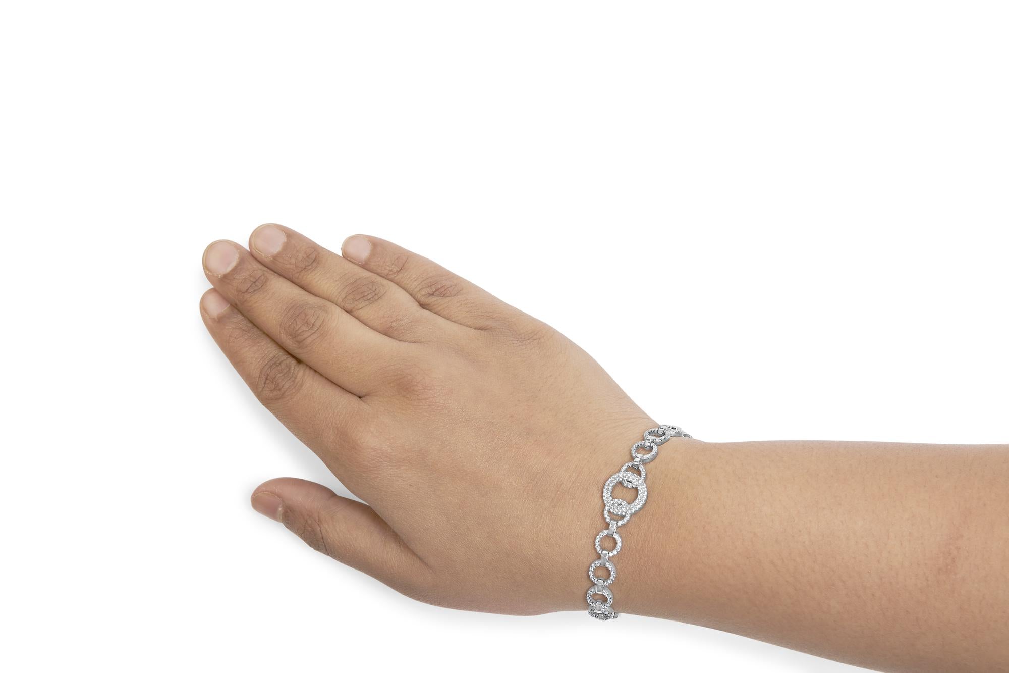 .925 Sterling Silver 1.00 Cttw Diamond Interlinking Open Circle Link Bracelet